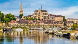 Auxerre – temperatura, klimat i pogoda przez cały rok