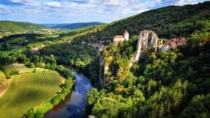 Cahors – temperatura, klimat i pogoda przez cały rok