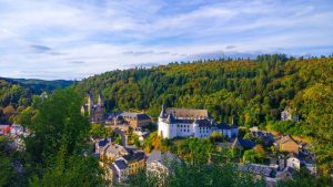 Clervaux – temperatura, klimat i pogoda przez cały rok