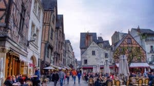 Tours – temperatura, klimat i pogoda przez cały rok